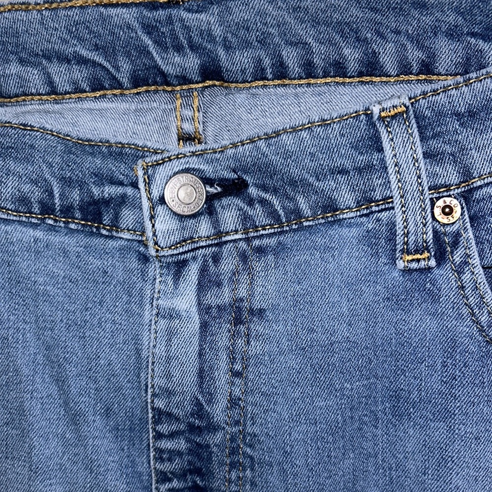 Men’s Levi Jeans - Picture 4 of 7